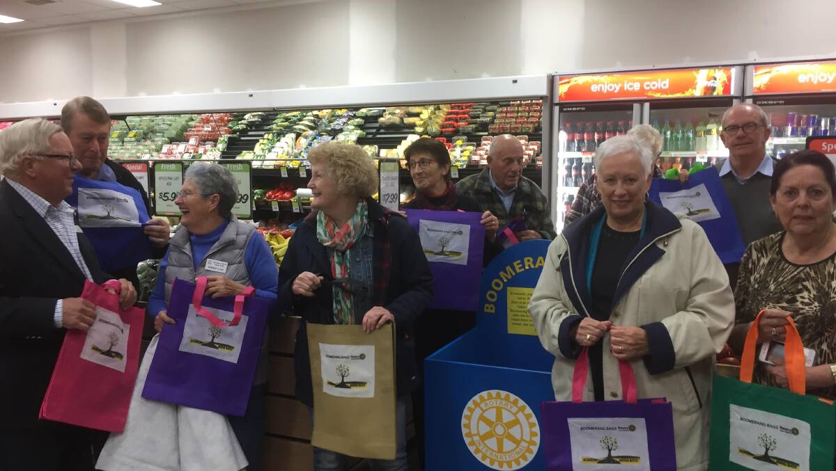 BETTER BAGS: Oberon Rotary members with mayor Kathy Sajowitz at their launch of the Boomerang Bags at Foodworks Oberon.