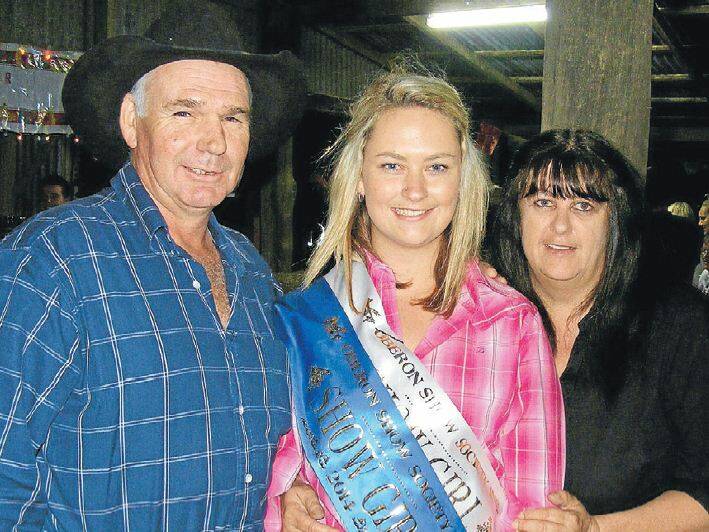 2014 Miss Oberon Showgirl Stacey Thomas with her parents Col and Sally.