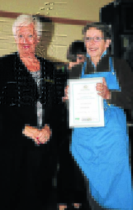 Australia Day 2013: Kathy Sajowitz and Sue Arnison from
Oberon Rotary Club.