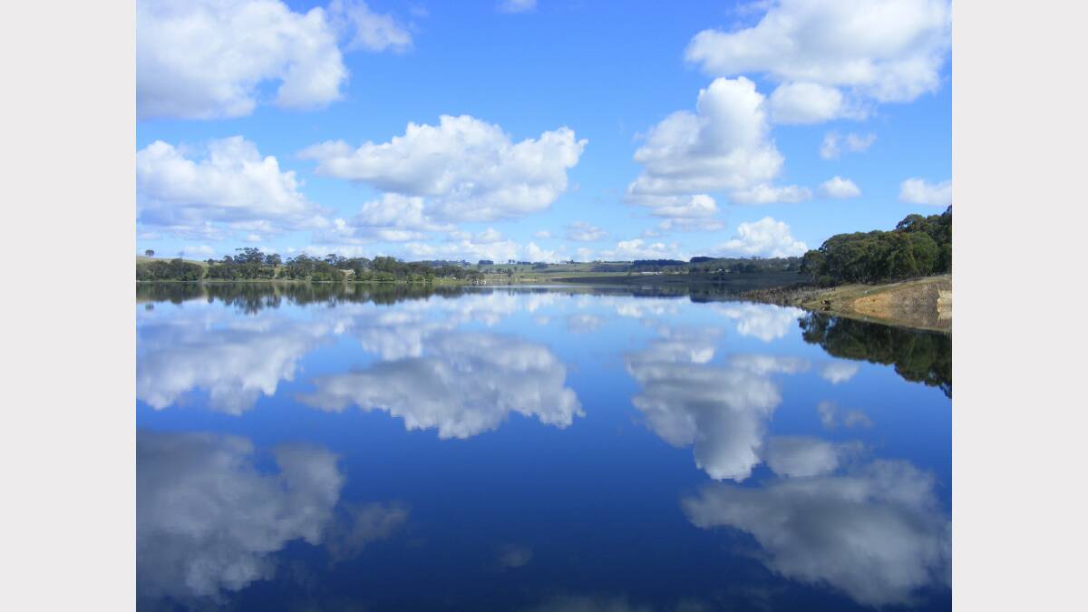 The Oberon Dam is a huge tourist attraction for Oberon as rainbow and brown trout can be found in the dam and surrounding streams.