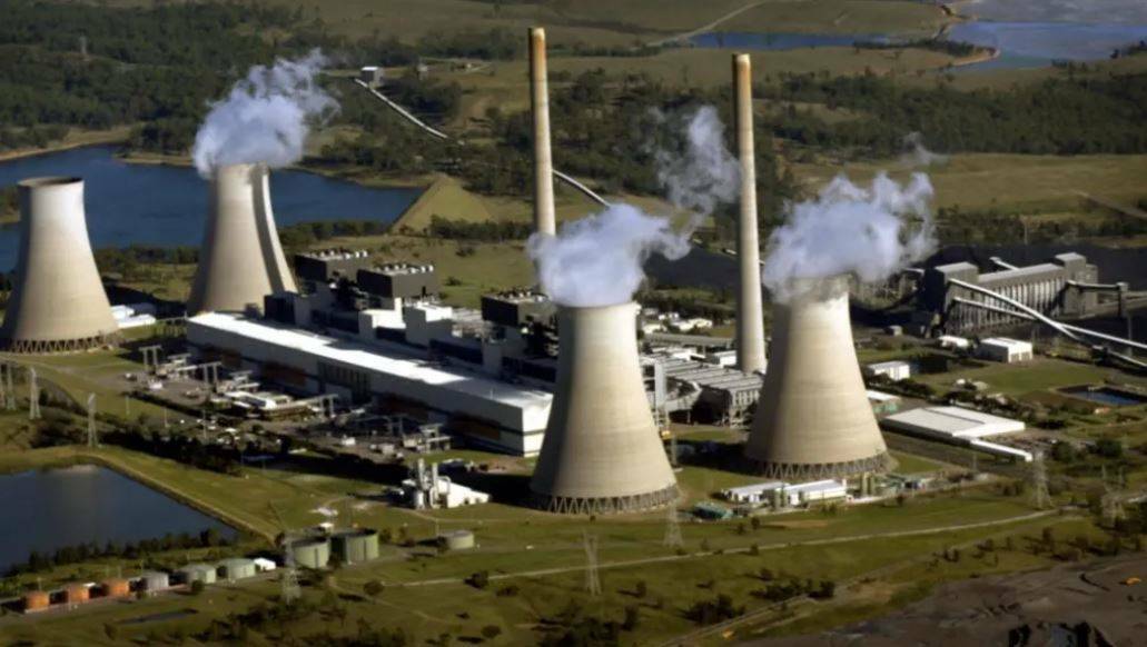 AGL's Bayswater coal-fired power station in the Hunter Valley. Picture: Glen McCurtayne