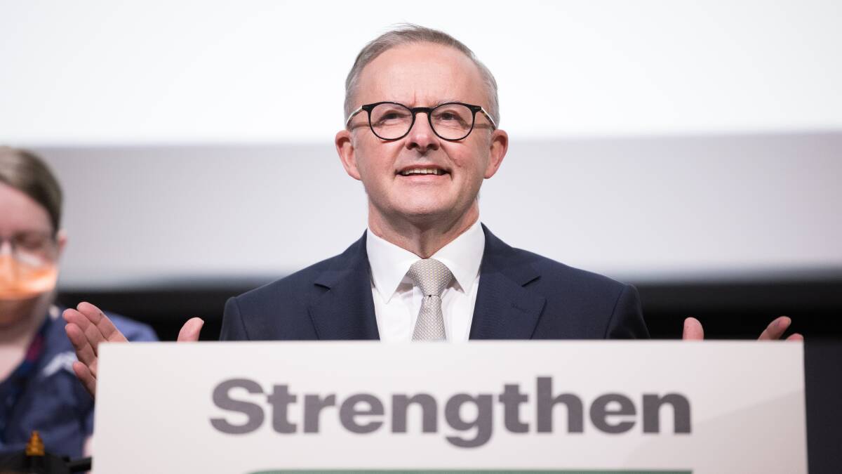 Anthony Albanese on the campaign trail on Wednesday. Picture: Sitthixay Ditthavong