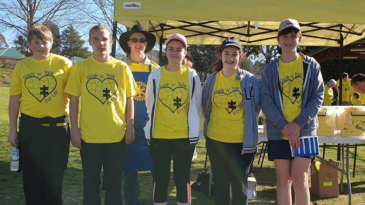 TOGETHER: The Oberon Youth Council at their local Walk 'n' Talk event. Picture: SUPPLIED 