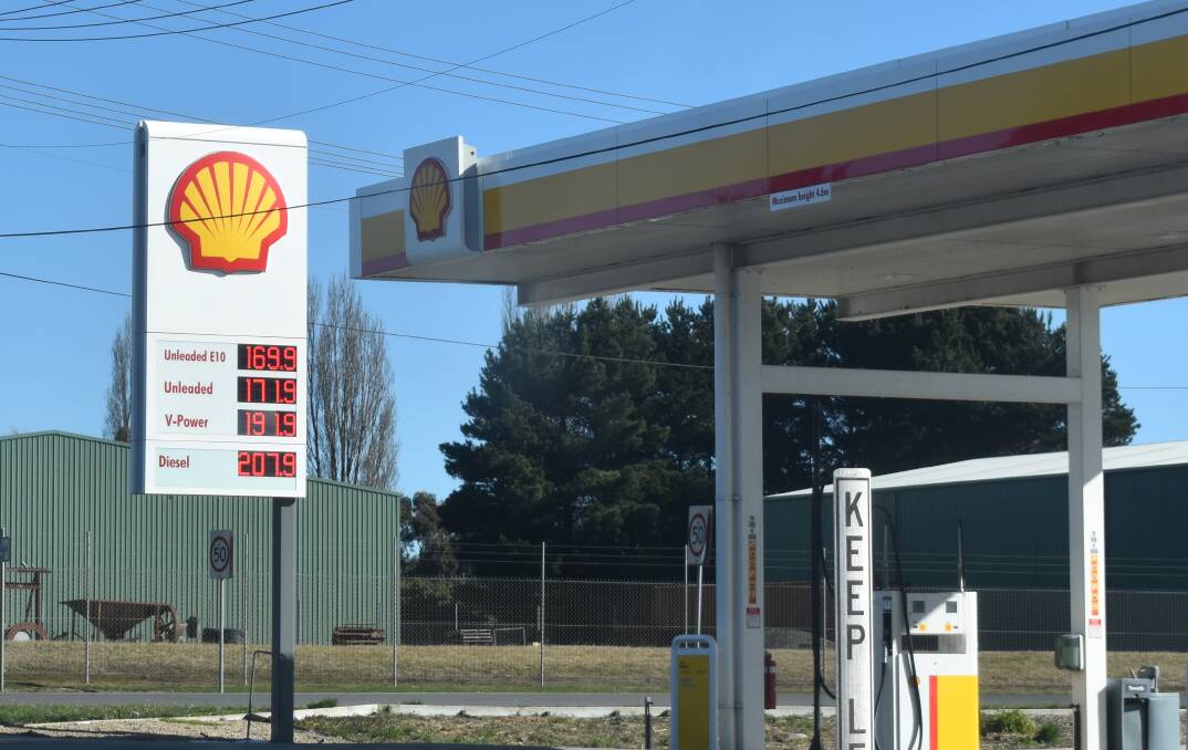 Oberon's Shell petrol station on August 9 this year. Picture: Peter Bowditch