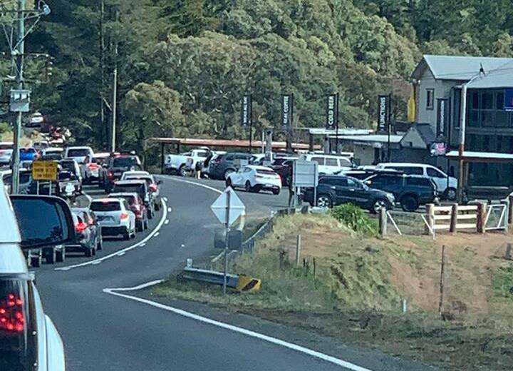 LONG AND WINDING ROAD: Traffic was bumper to bumper getting through Hampton as tourists headed to Oberon to enjoy the snow.