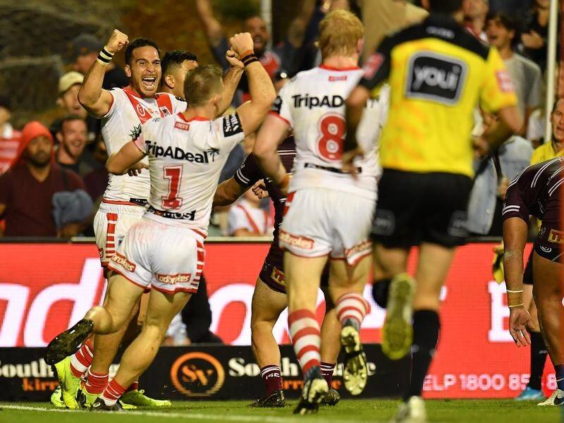 St George Illawarra have scored in the dying minutes to beat Manly 12-10 in their NRL clash.