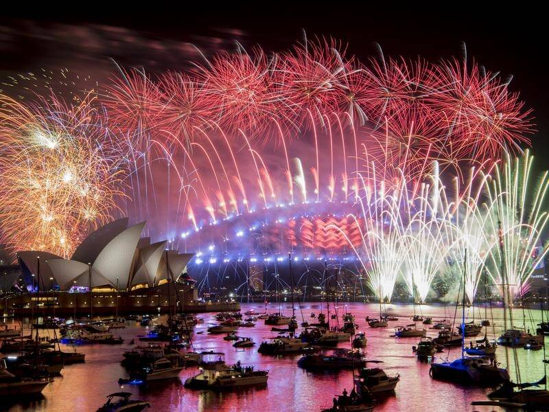 Sydney's New Year's Eve fireworks will go ahead despite persistent bushfires around NSW.