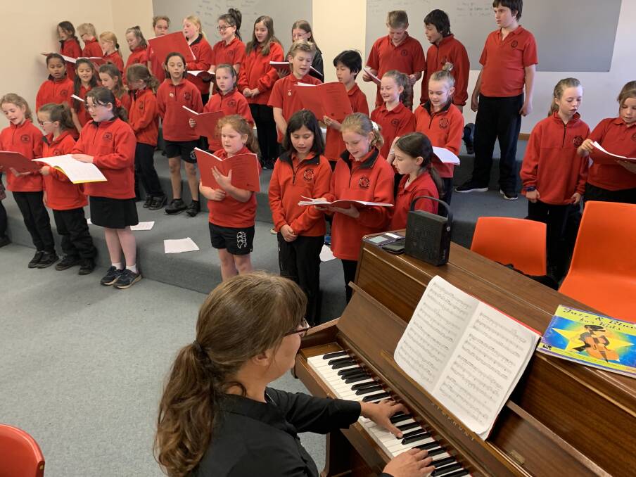 Oberon Public students sing in their school choir. Picture: Supplied