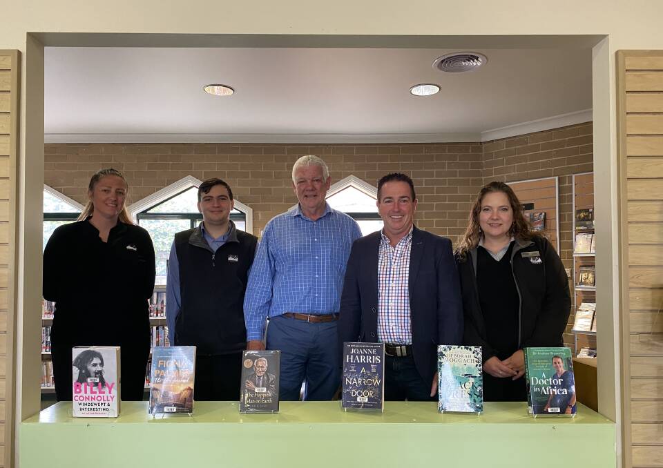 LIBRARY BOOST: Oberon mayor Mark Kellam and Member for Bathurst Paul Toole (middle) at Oberon Library with staff. Picture: SUPPLIED
